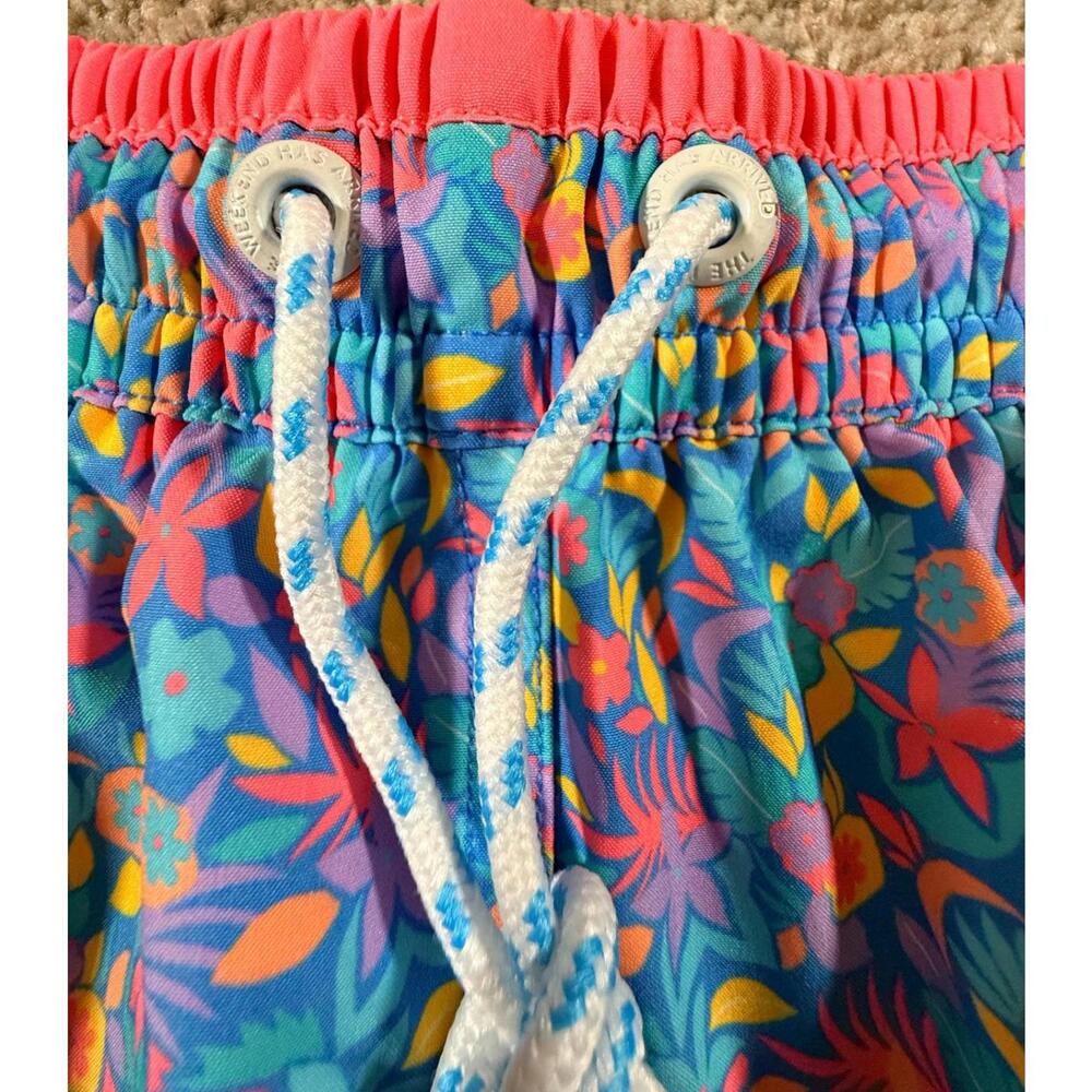 Chubbies "The Spades" 5.5 Blue Floral Mesh Lined Swim Trunks Mens Size M - Picture 5 of 13